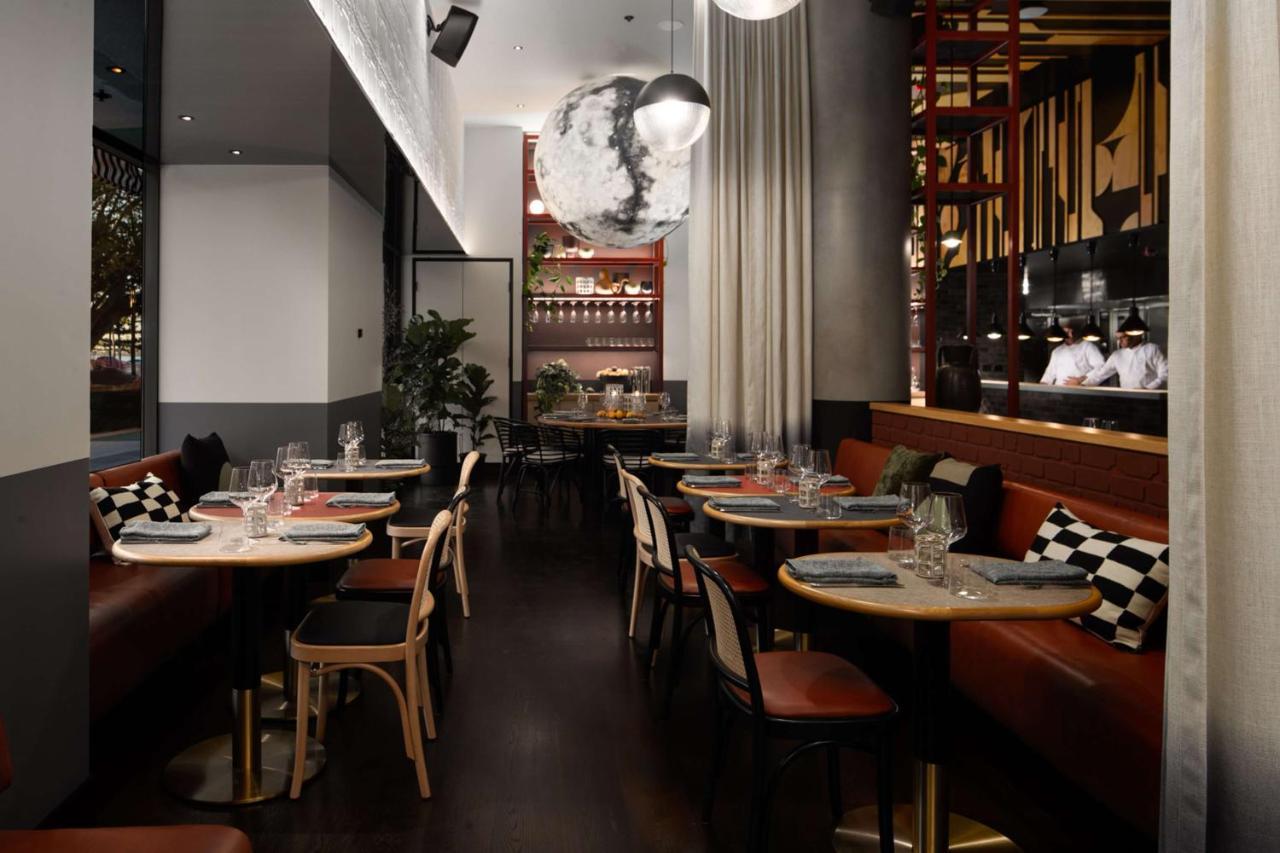 فندق Qt نيو كاسل المظهر الخارجي الصورة Interior of the restaurant