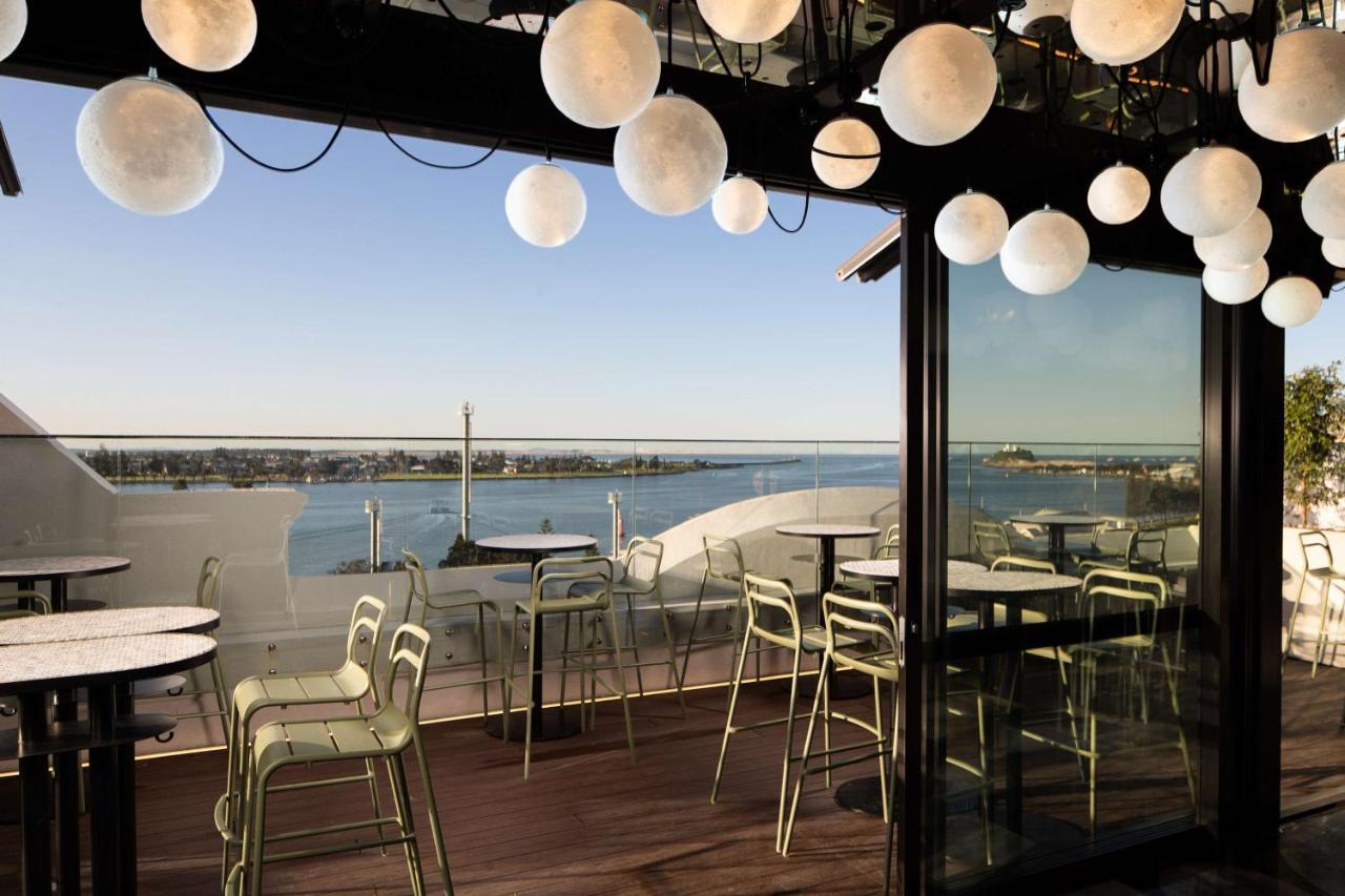 فندق Qt نيو كاسل المظهر الخارجي الصورة The rooftop bar at the Hotel del Coronado